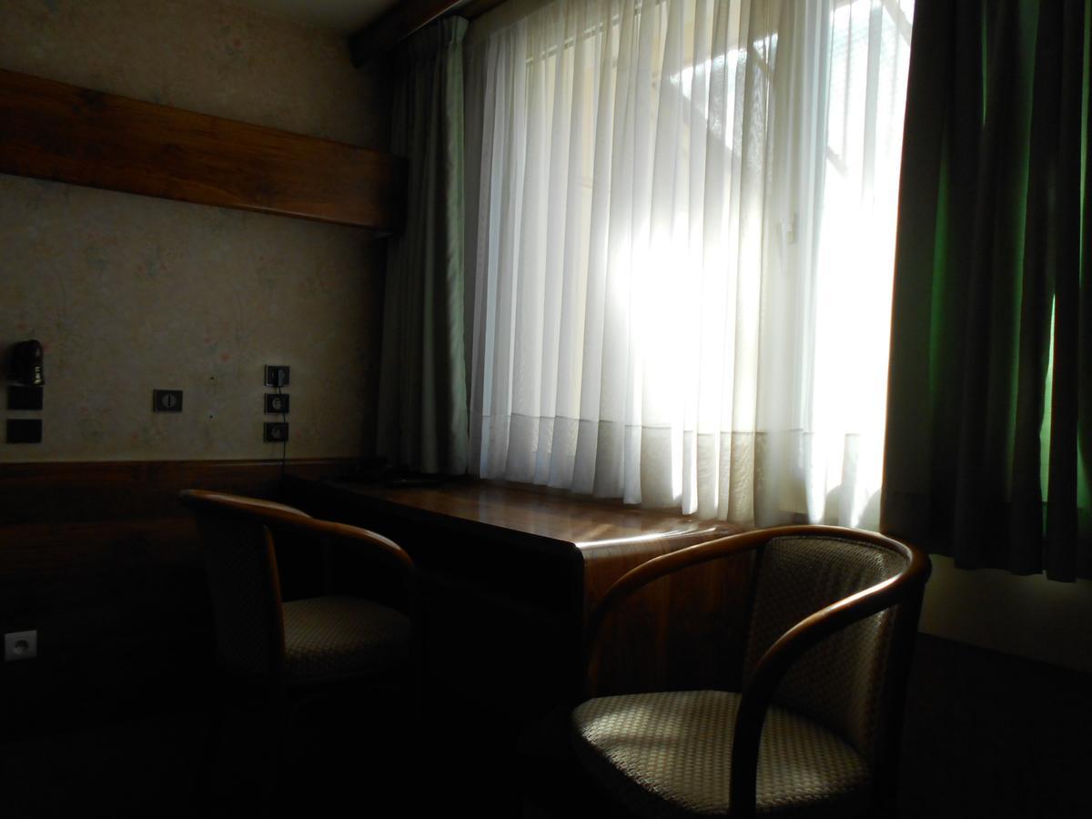 Hotel Du Jura Audincourt Экстерьер фото
